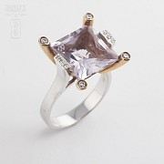 18k Two tone gold ring with amethyst and diamonds