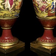Pareja de jarrones de porcelana austriaca, Royal Viena, S.XIX - 2