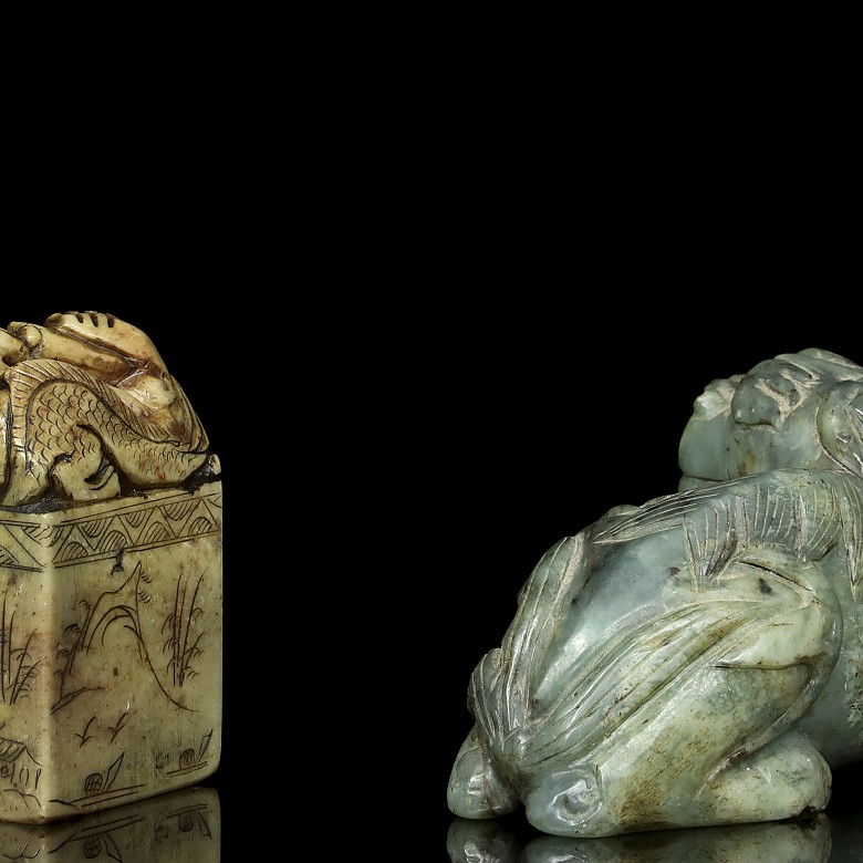 Sello y figura de piedra tallada, S.XX