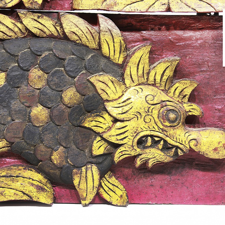 Pareja de placas decorativas representando un pescado, Indonesia, pps.s.XX - 1