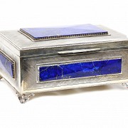 Jewelry box made of silver with four pieces of lapis lazuli, 20th century.
