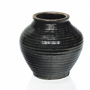 Vasija estriada de cerámica, dinastía Qing