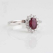Nice ring in 18k gold, ruby and diamonds