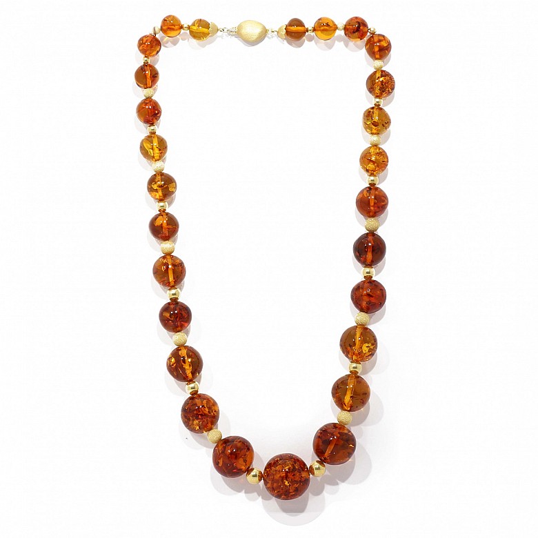 18k yellow gold and amber bead necklace