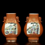 Two enameled vases with warriors, 20th century - 9