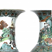 Pareja de grandes jarrones, familia verde, dinastía Qing, s.XIX.