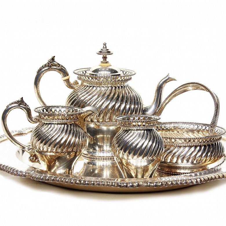 833 sterling silver tea set, gallon decoration.