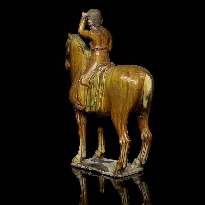 Figura de cerámica vidriada sancai 