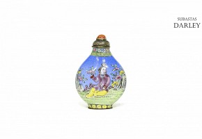 A Cantonese enameled snuff bottle, with Qianlong mark