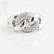 Ring in 18k white gold and diamonds. - 1