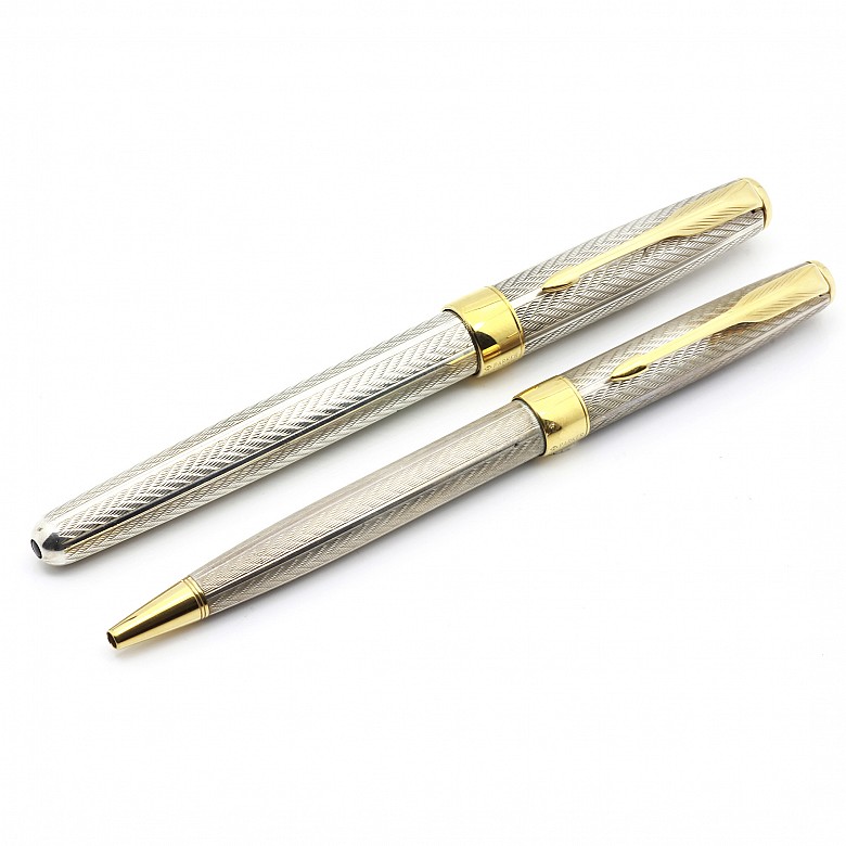 Parker sonnet fountain pen and ballpoint set in silver and gold 750 thousandths