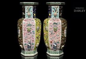 Pair of hexagonal vases 
