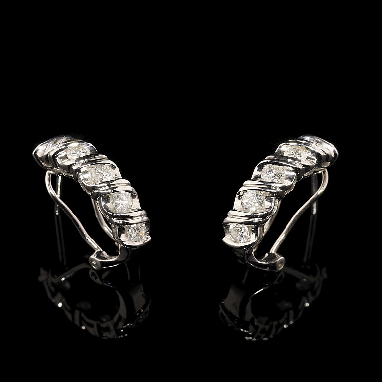 Earrings in 18k white gold and diamonds 1.0cts
