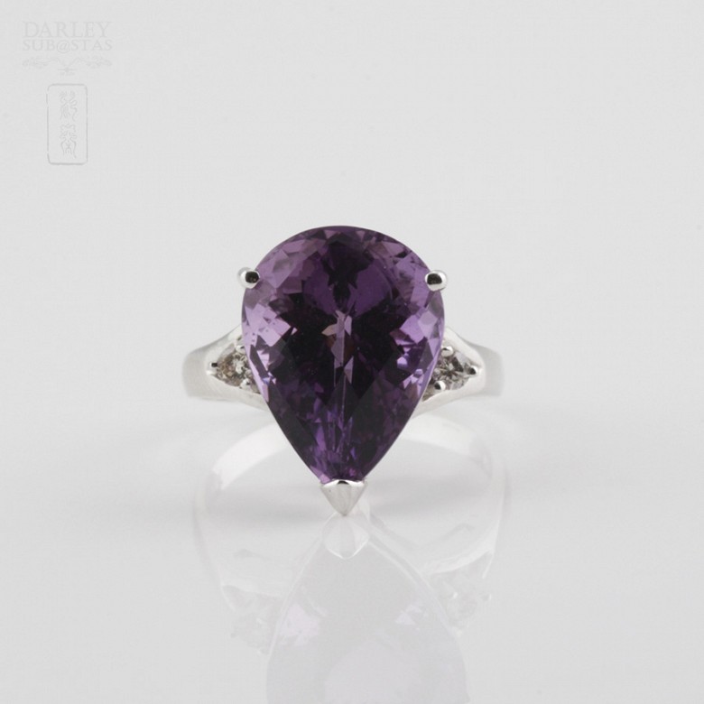 Fantastic ring with Amethyst and Diamond