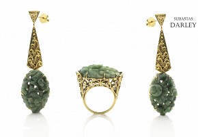 Set in carved jade and 18k gold