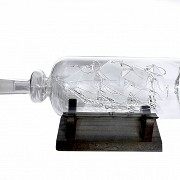 Botella con barco de vidrio, s.XX