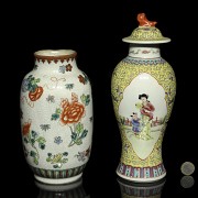 Dos jarrones de porcelana china, S.XX - 7
