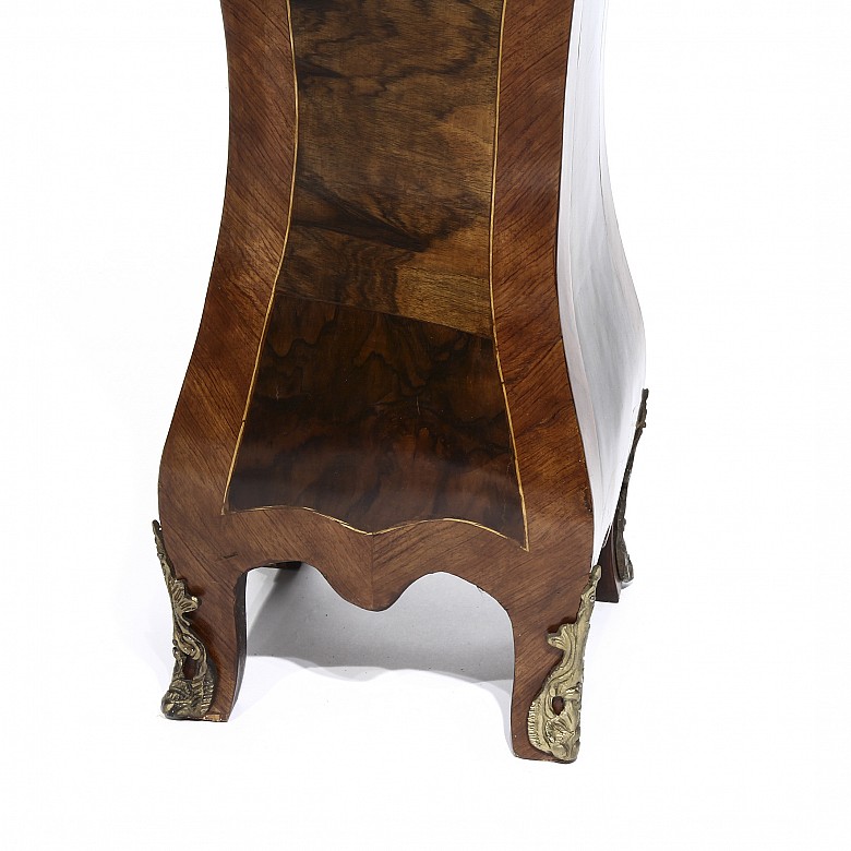 Peana de madera lacada, estilo Luis XV, s.XX