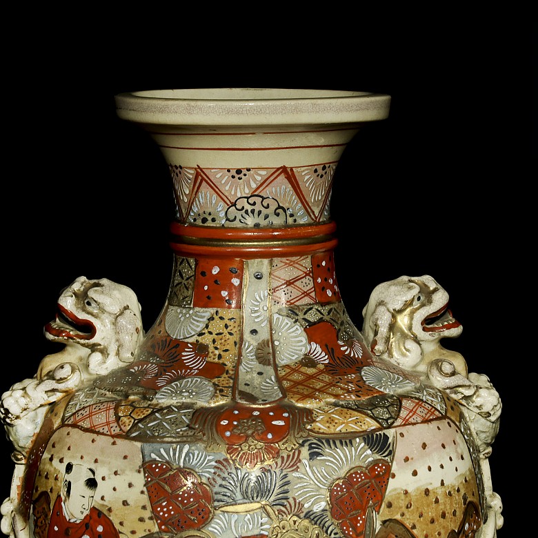 Satsuma porcelain vase, Japan, mid-20th century