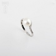 圆白珍珠配钻石18K白金戒指 - 2