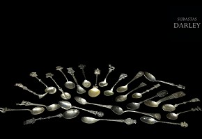 Lot of silver spoons, sterling silver 800, different nationalities, 20th century
