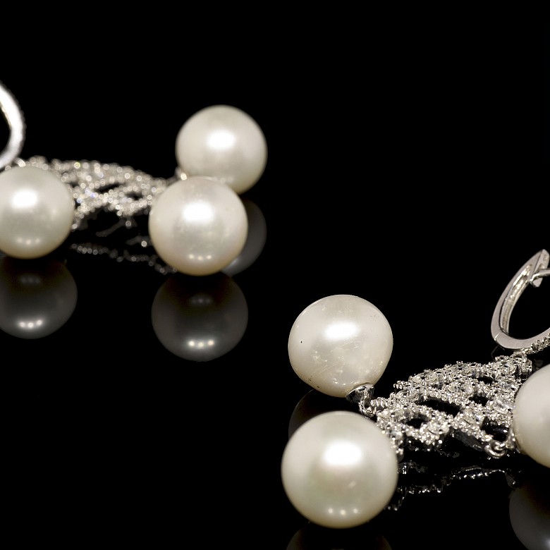 Pendientes en oro blanco de 18 k, perlas y diamantes