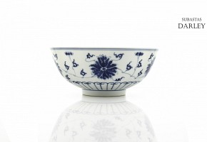 Bol de peonías en porcelana azul y blanco, s.XX