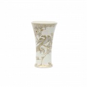 Jarrón de porcelana alemana decorado con un fénix, s.XX.