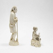Pair of Japanese figures of ivory - 7