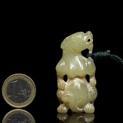 Carved jade 'bear' pendant, Eastern Han dynasty - 5