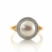 18k yellow gold ring with pearl and diamonds - 1