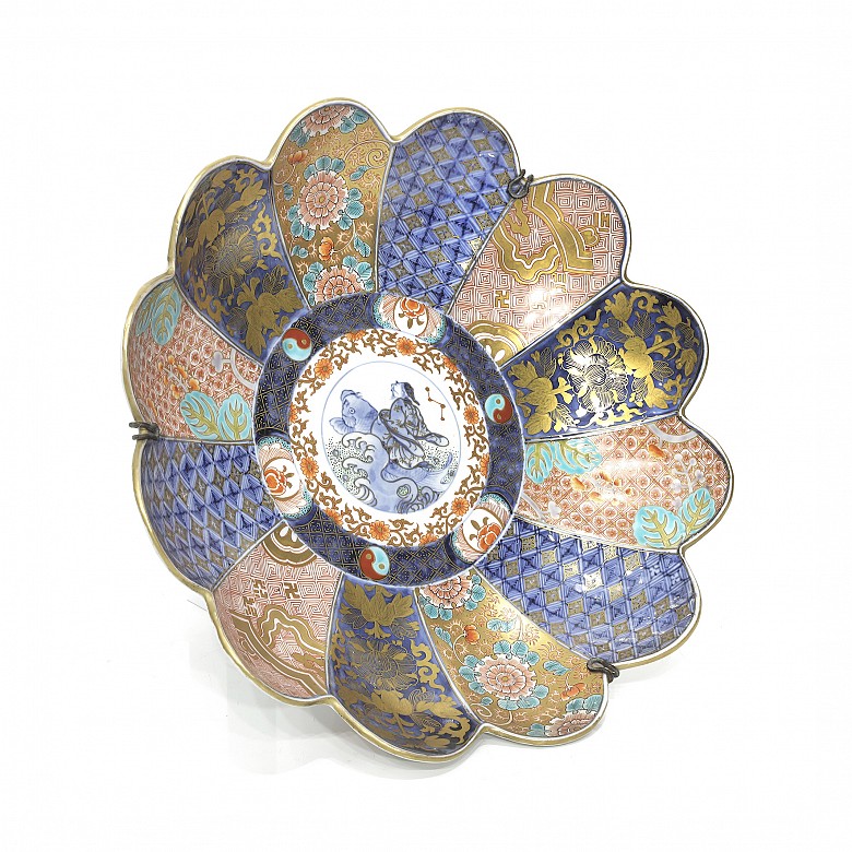 Porcelain enameled lobed dish, Japan, 20th century