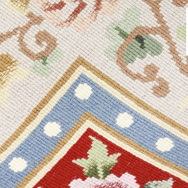 Tres alfombras de lana, China, S.XX - 3