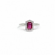 18k white gold, ruby ​​and diamond ring