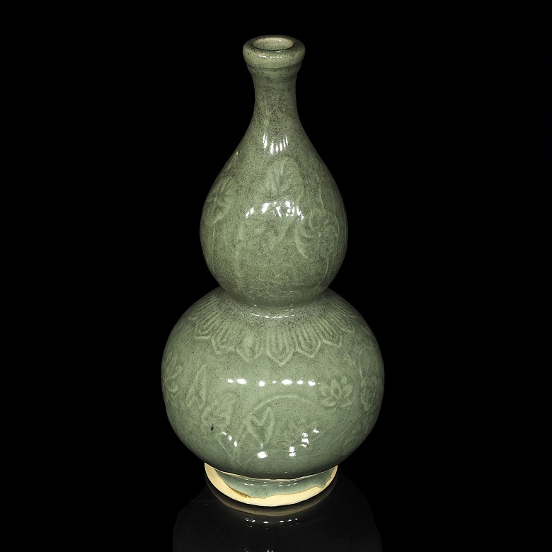 Glazed ceramic 