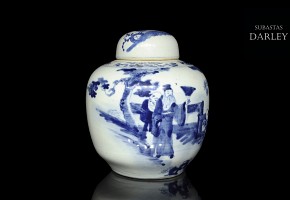 Tibor de porcelana, azul y blanco, con marca Kangxi