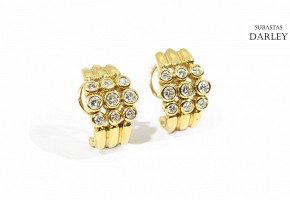 Earrings in 18k yellow gold with diamonds