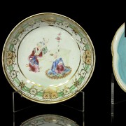 Dos platos de porcelana esmaltada, S.XIX - XX