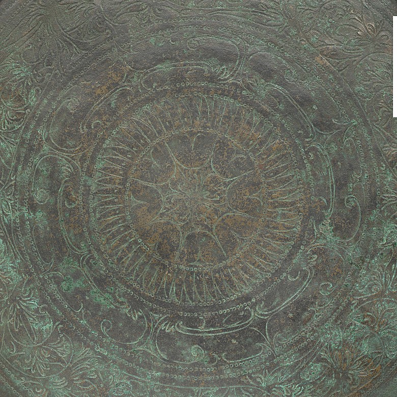 Large Indonesian copper tray, Talam, 19th - 20th centuries
