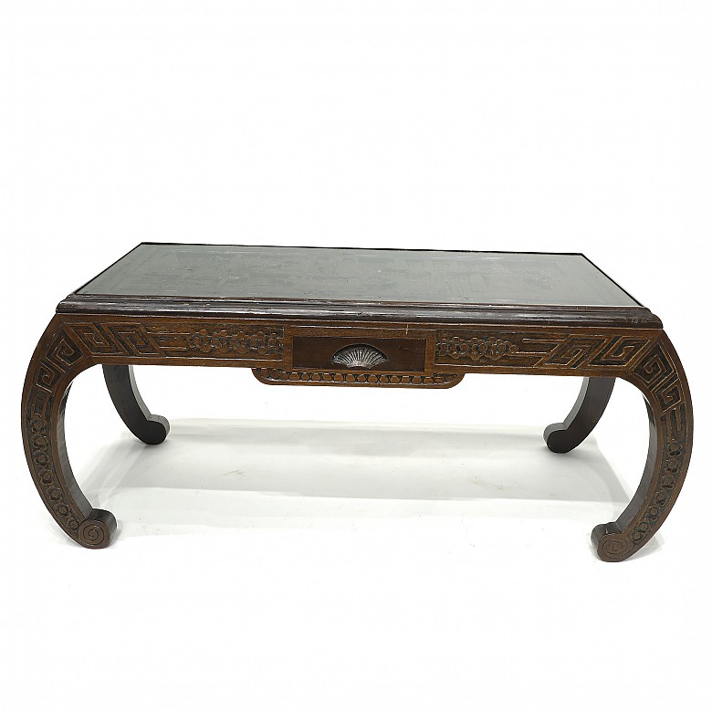 Mesa baja de madera tallada, China, S.XX - 1