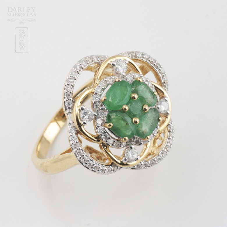 Ring in 18k yellow gold, emeralds and diamonds. - 4
