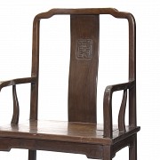 Pareja de sillas chinas de madera, estilo Ming.