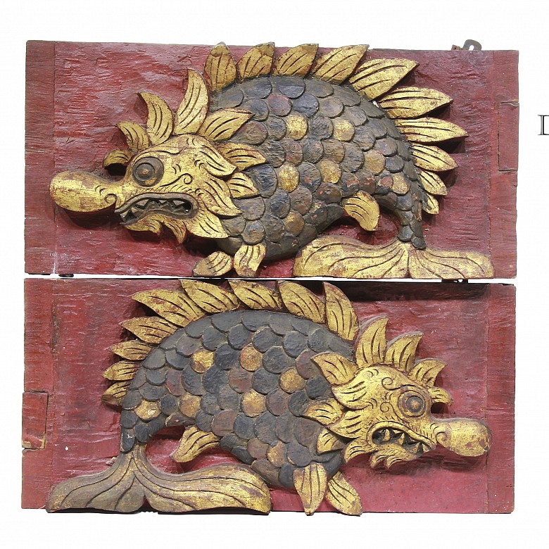 Pair of decorative plates representing a fish, Indonesia, pps.s.XX
