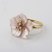 Ring with Pink pearl and diamonds in yellow gold