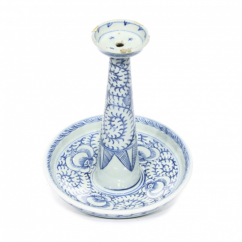 Chinese ceramic candleholder, 19th century