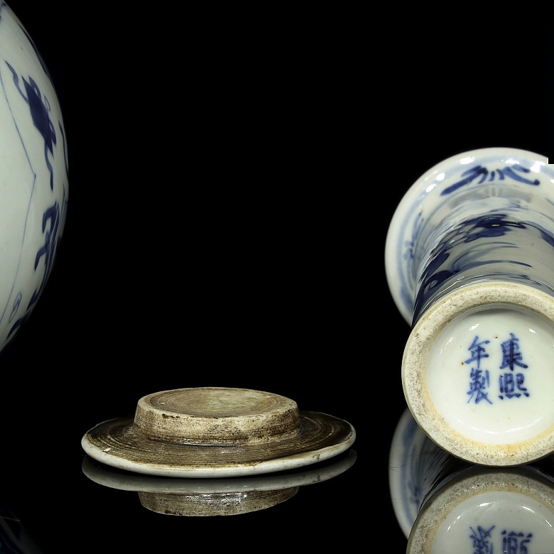 Three blue and white porcelain objects, Qing dynasty