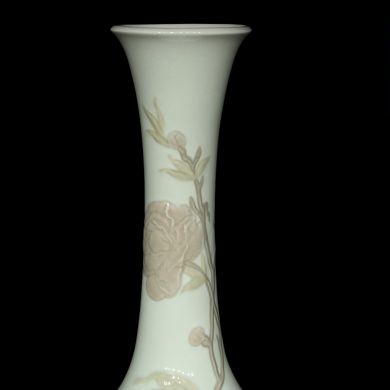 Porcelain vase, Lladró, 20th century