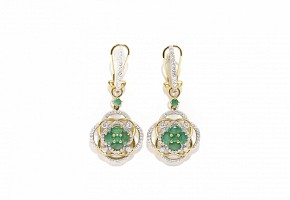 Earrings in 18k yellow gold, emeralds and diamonds.