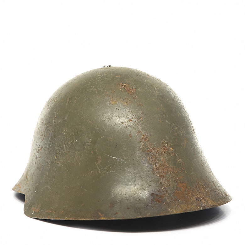 Military helmet 