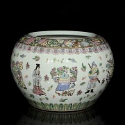 Chinese porcelain fish bowl, with wooden base.